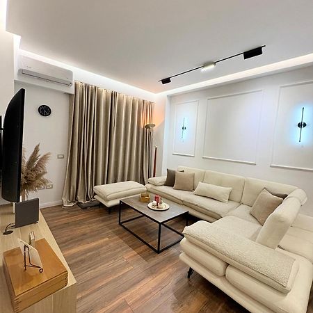 Alajs Apartament Vlorë Buitenkant foto