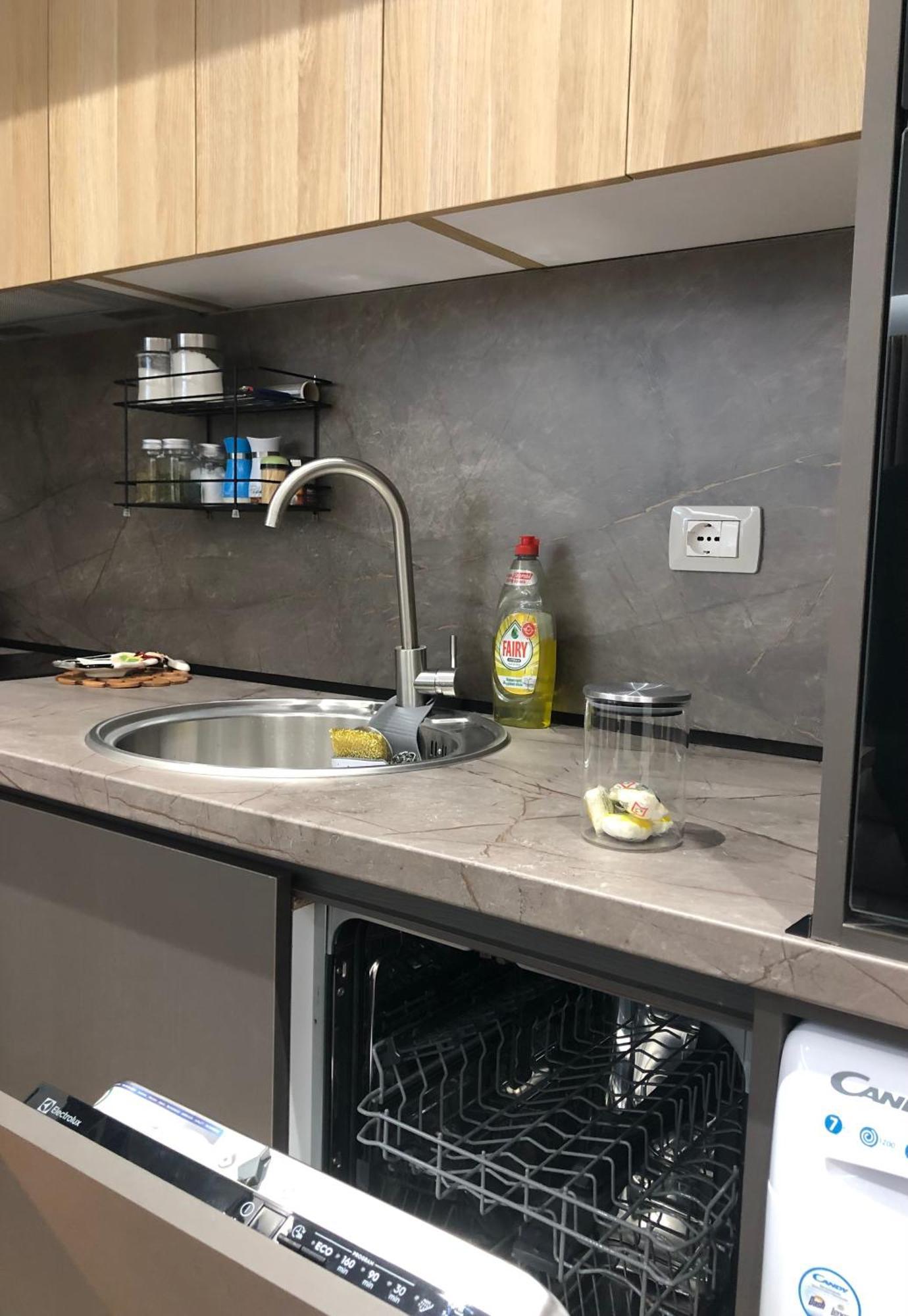 Alajs Apartament Vlorë Buitenkant foto