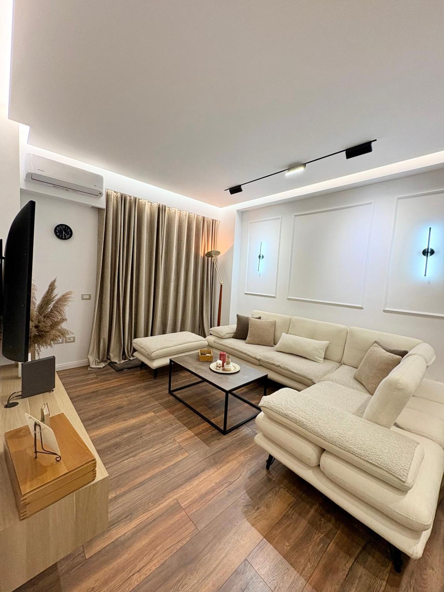 Alajs Apartament Vlorë Buitenkant foto